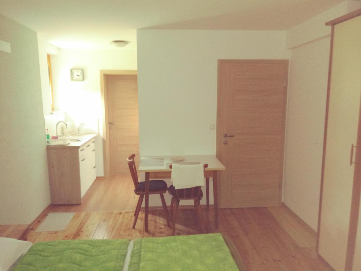 Appartement Apartma Smid à Škofja Loka Extérieur photo