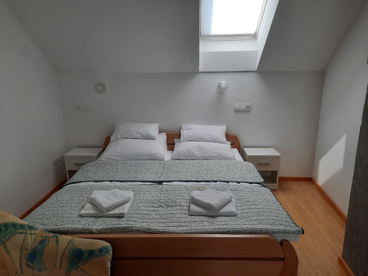 Appartement Apartma Smid à Škofja Loka Extérieur photo