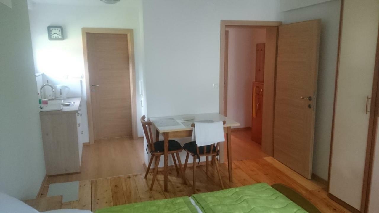 Appartement Apartma Smid à Škofja Loka Extérieur photo