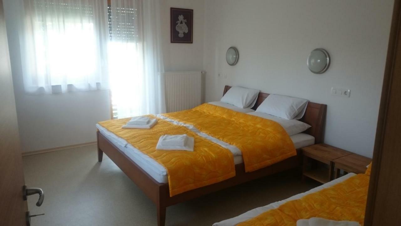 Appartement Apartma Smid à Škofja Loka Extérieur photo