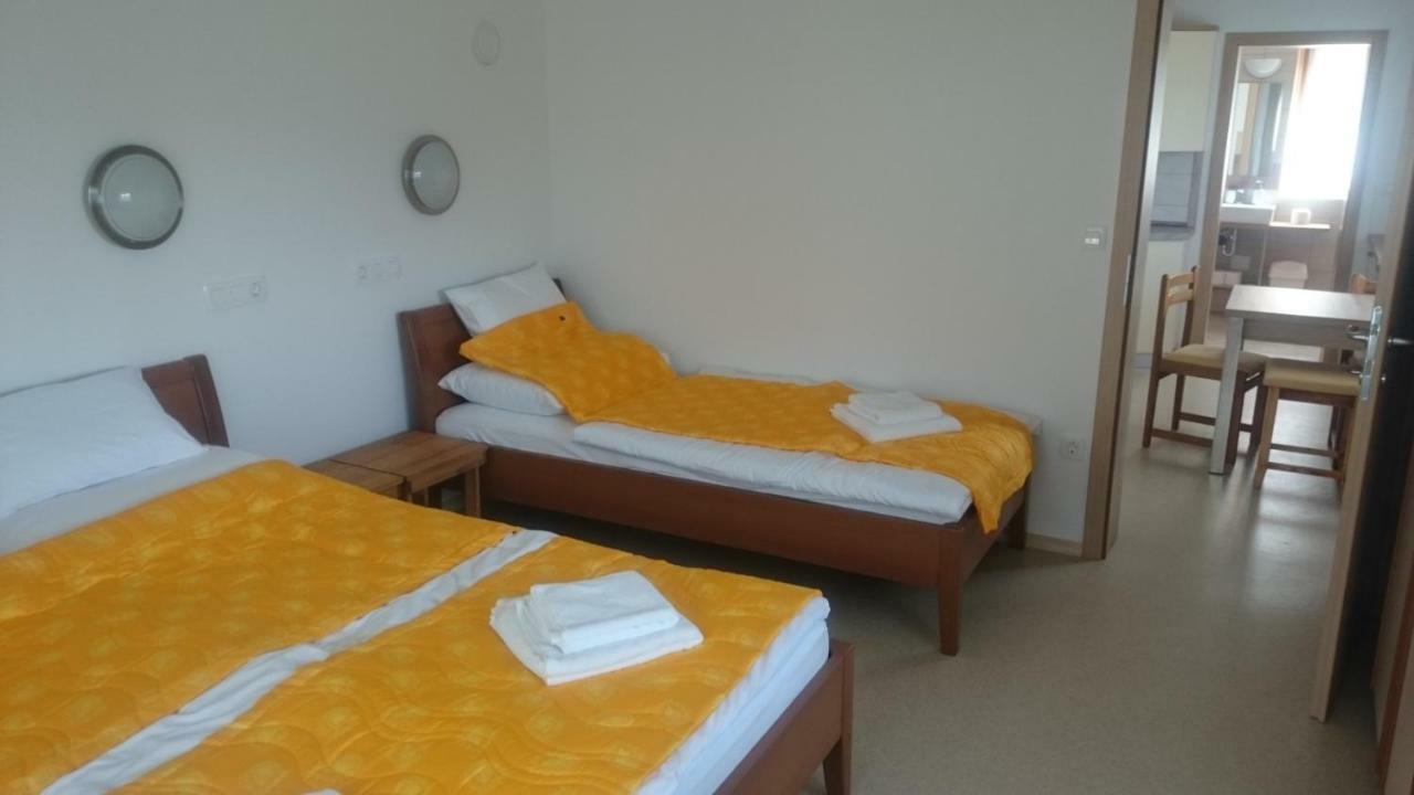 Appartement Apartma Smid à Škofja Loka Extérieur photo