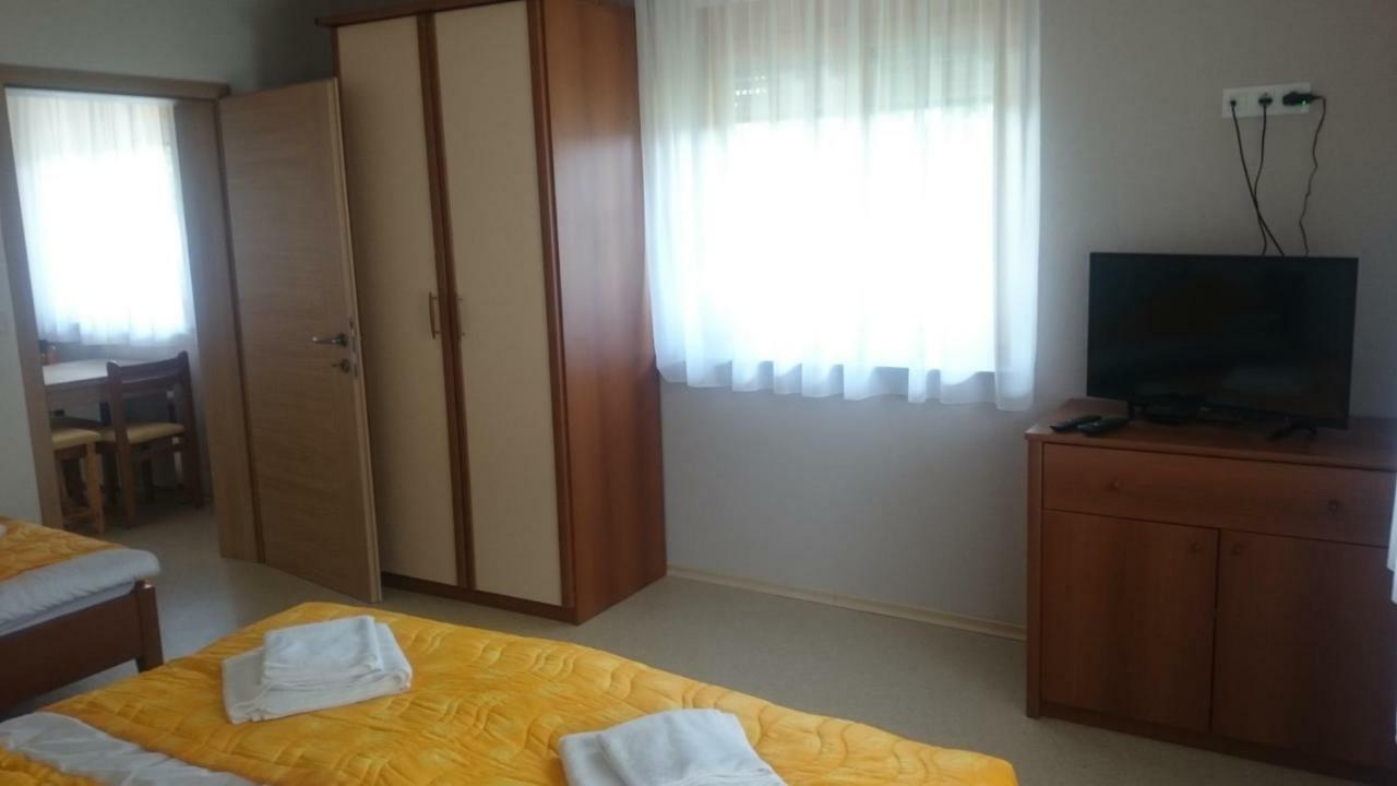 Appartement Apartma Smid à Škofja Loka Extérieur photo